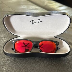 Ray-Ban Wayfarer Matte Black Kids Sunglasses with Reflective Pink Lenses